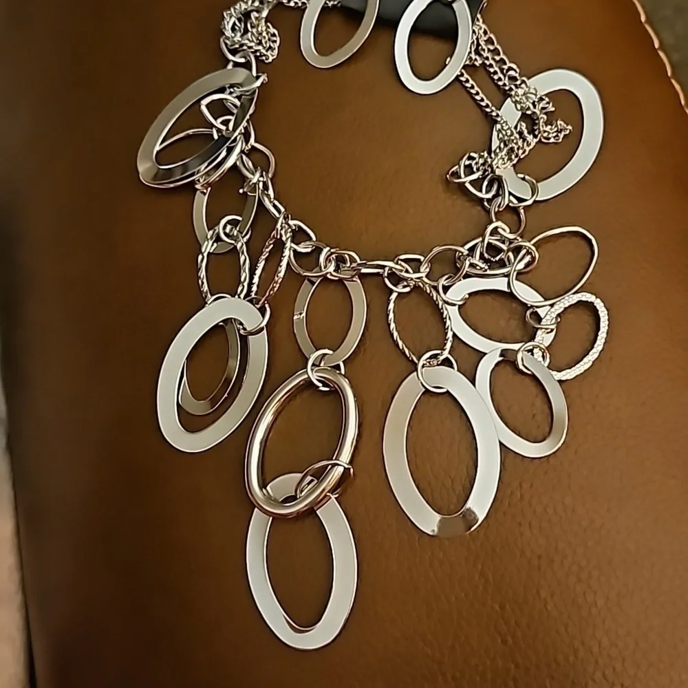 PAPARAZZI Silvertone Cascading Ovals Bib Blockbuster Chain Necklace Earrings Set